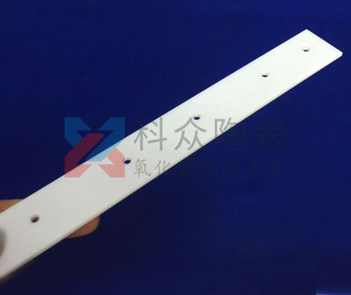 在獲得高純氧化鋁粉體后如何燒結(jié)制備胚體？